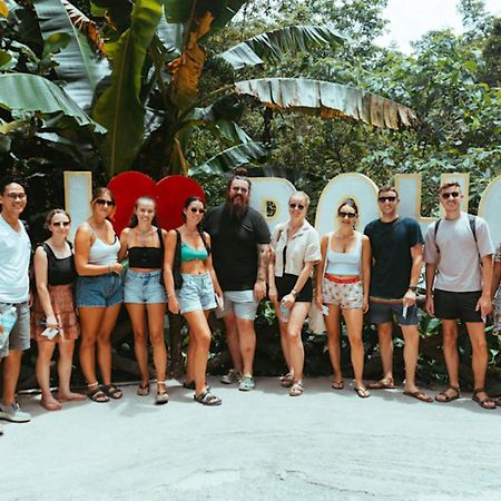Mad Monkey Panglao Hostel Екстериор снимка