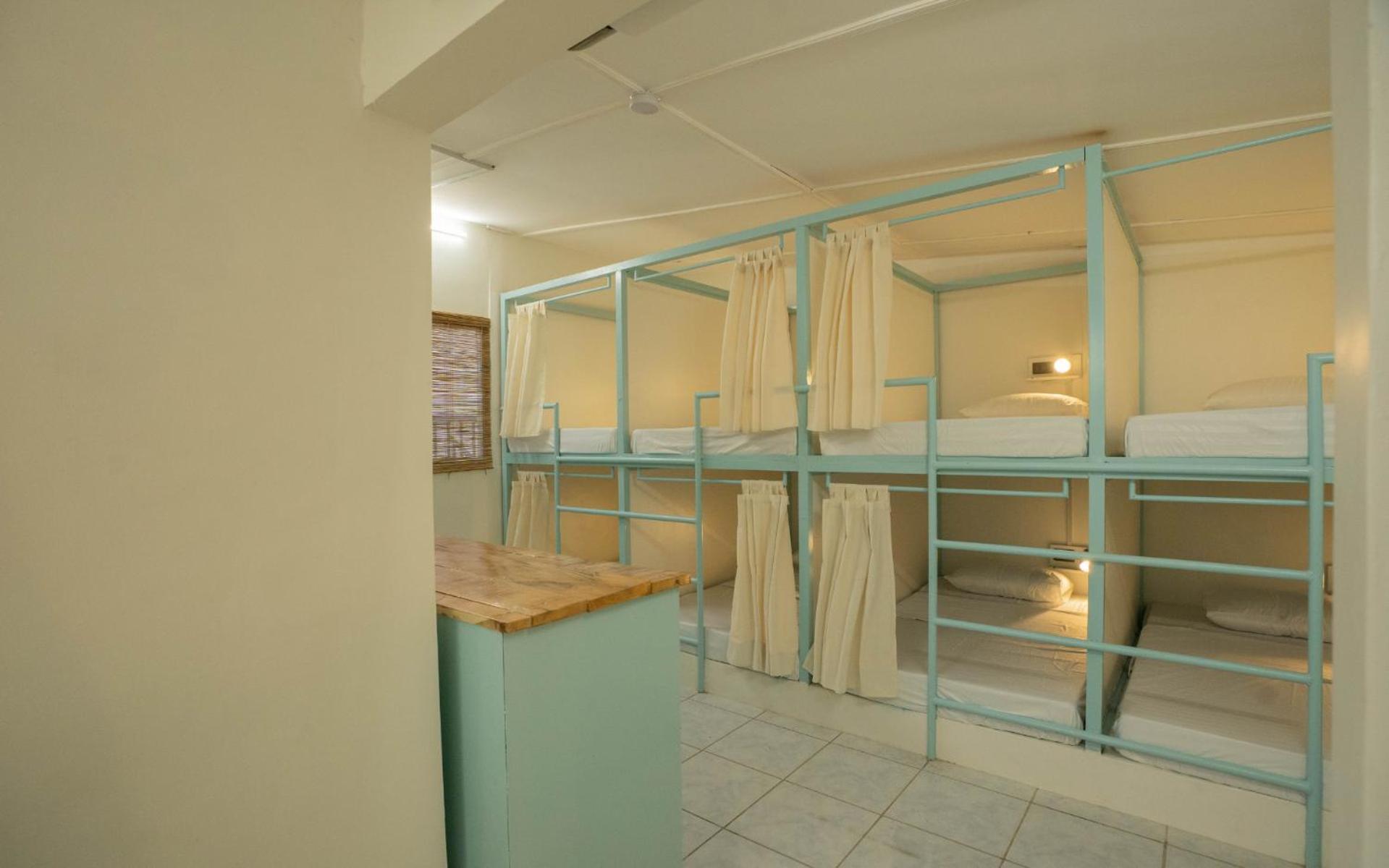 Mad Monkey Panglao Hostel Екстериор снимка