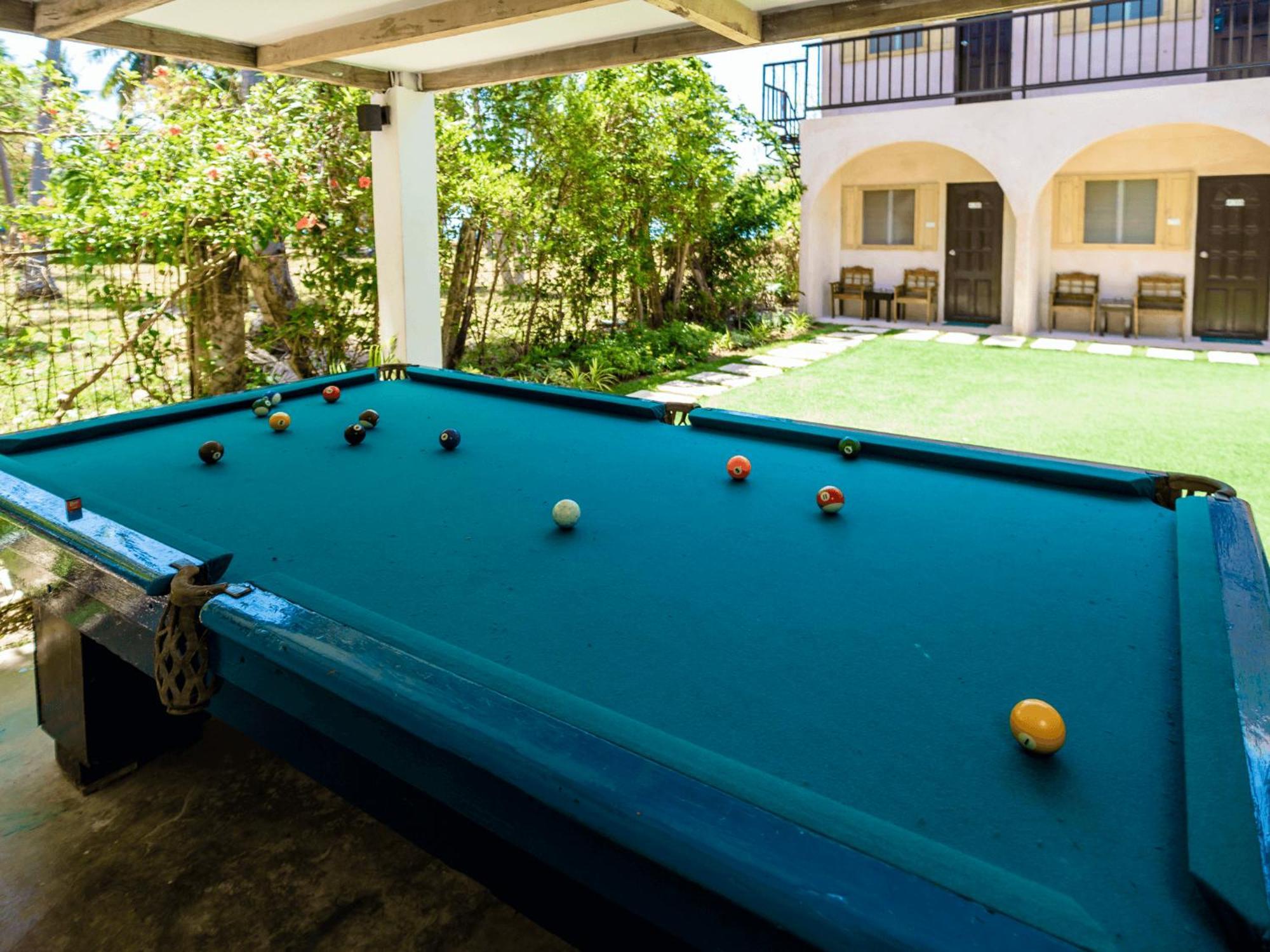 Mad Monkey Panglao Hostel Екстериор снимка