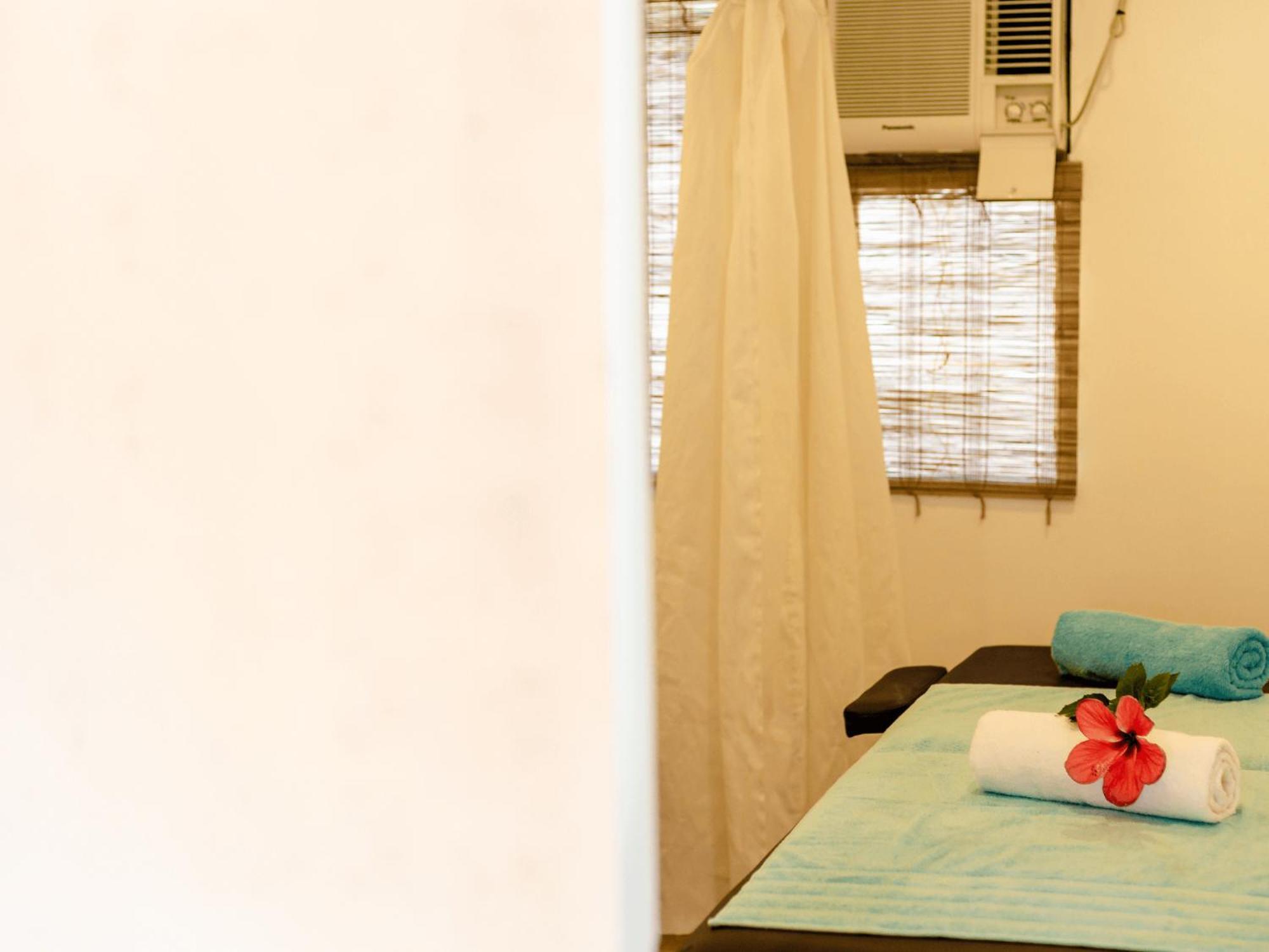Mad Monkey Panglao Hostel Екстериор снимка