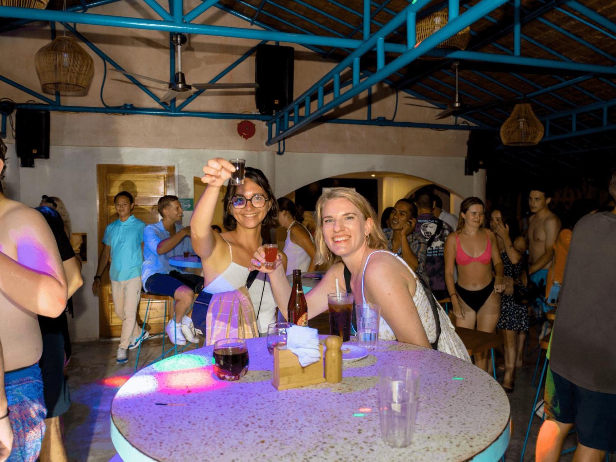 Mad Monkey Panglao Hostel Екстериор снимка