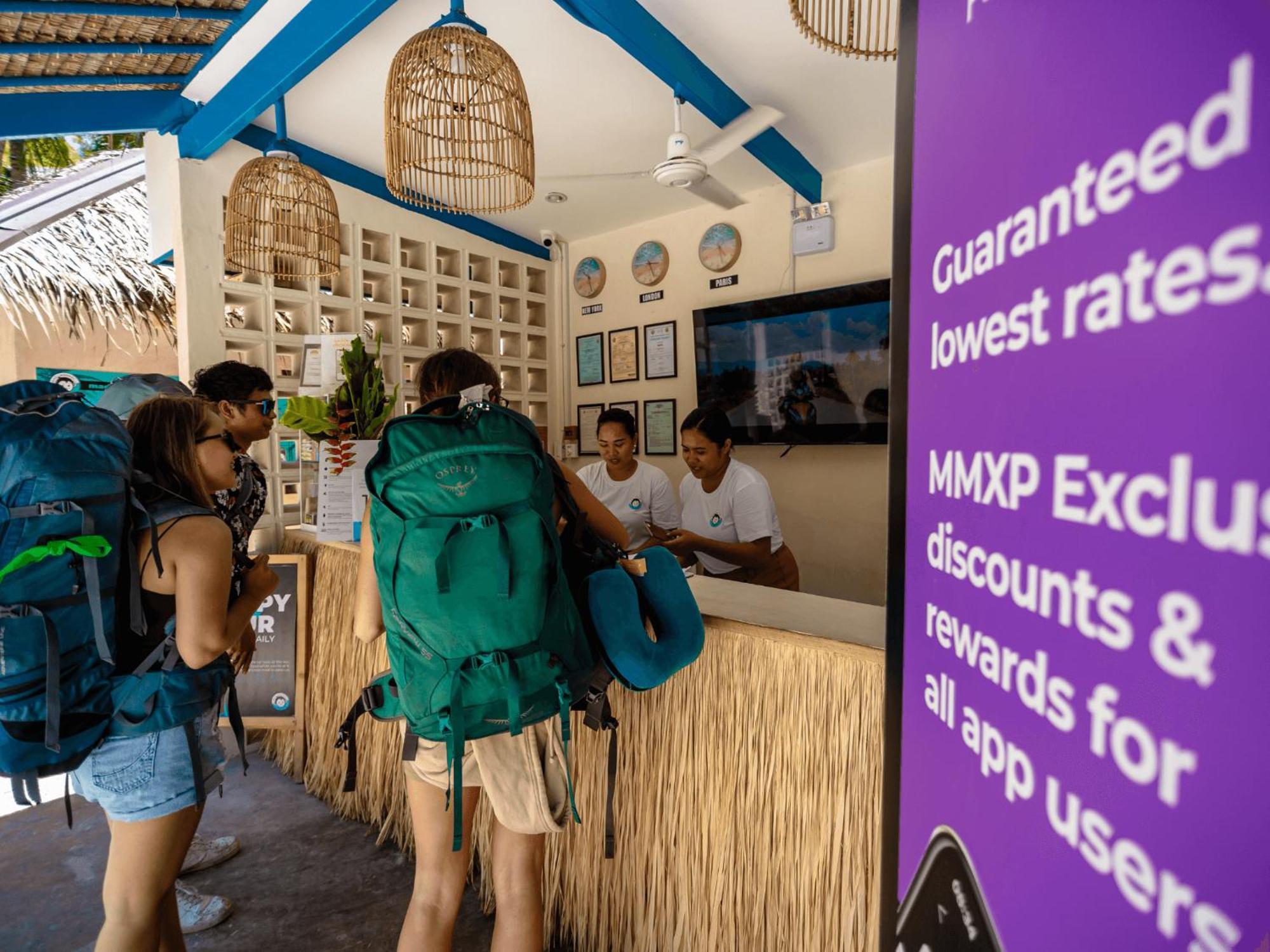 Mad Monkey Panglao Hostel Екстериор снимка