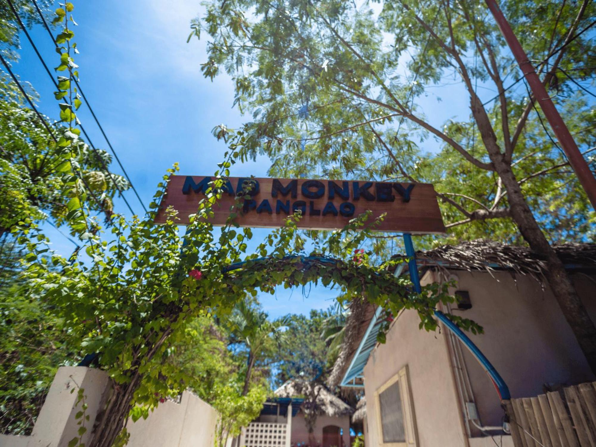 Mad Monkey Panglao Hostel Екстериор снимка
